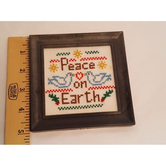 Vintage crossstitch Christmas classics lot of 3 wall hangings Peace Stocking Rei - Picture 6 of 9